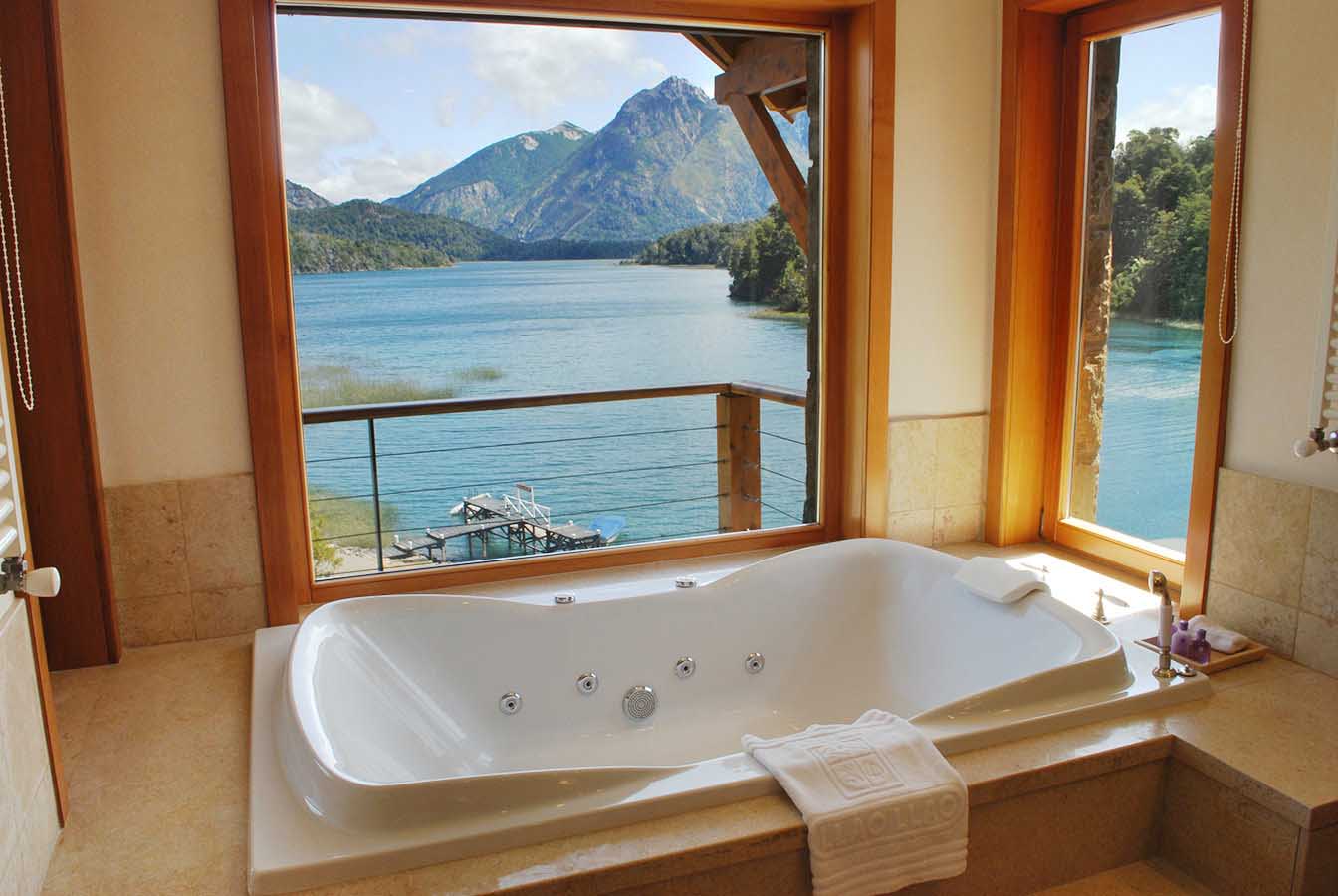 Bathroom with jacuzzi