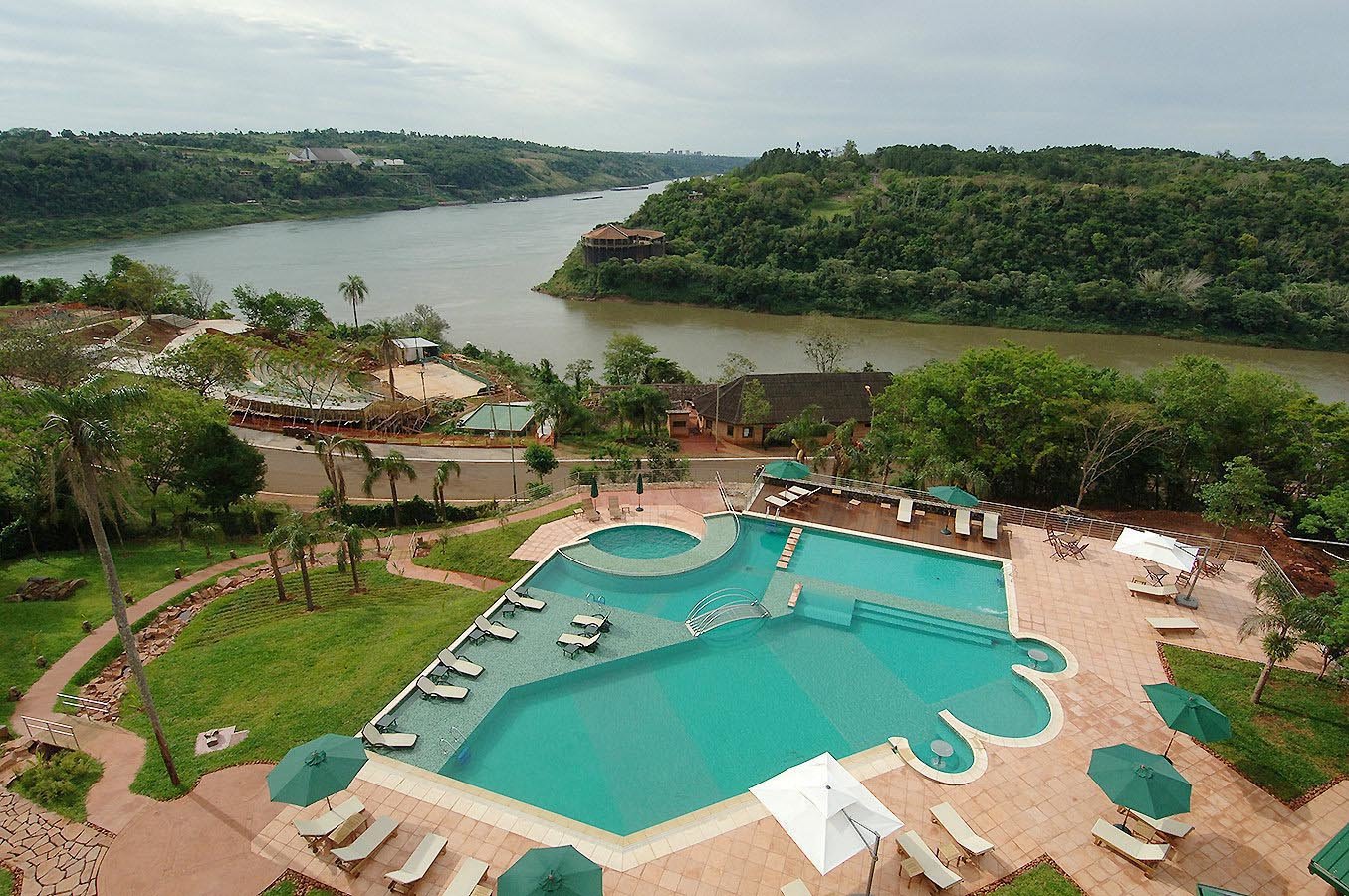 View of the pool and the confluence of the Iguazu and Parana rivers