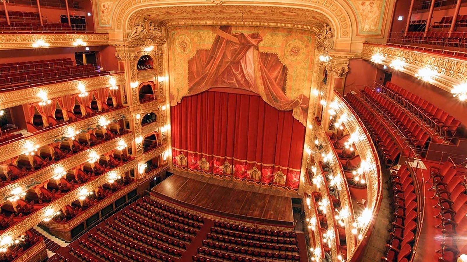 Rated as one of the ten best opera houses in the world by National Geographic
