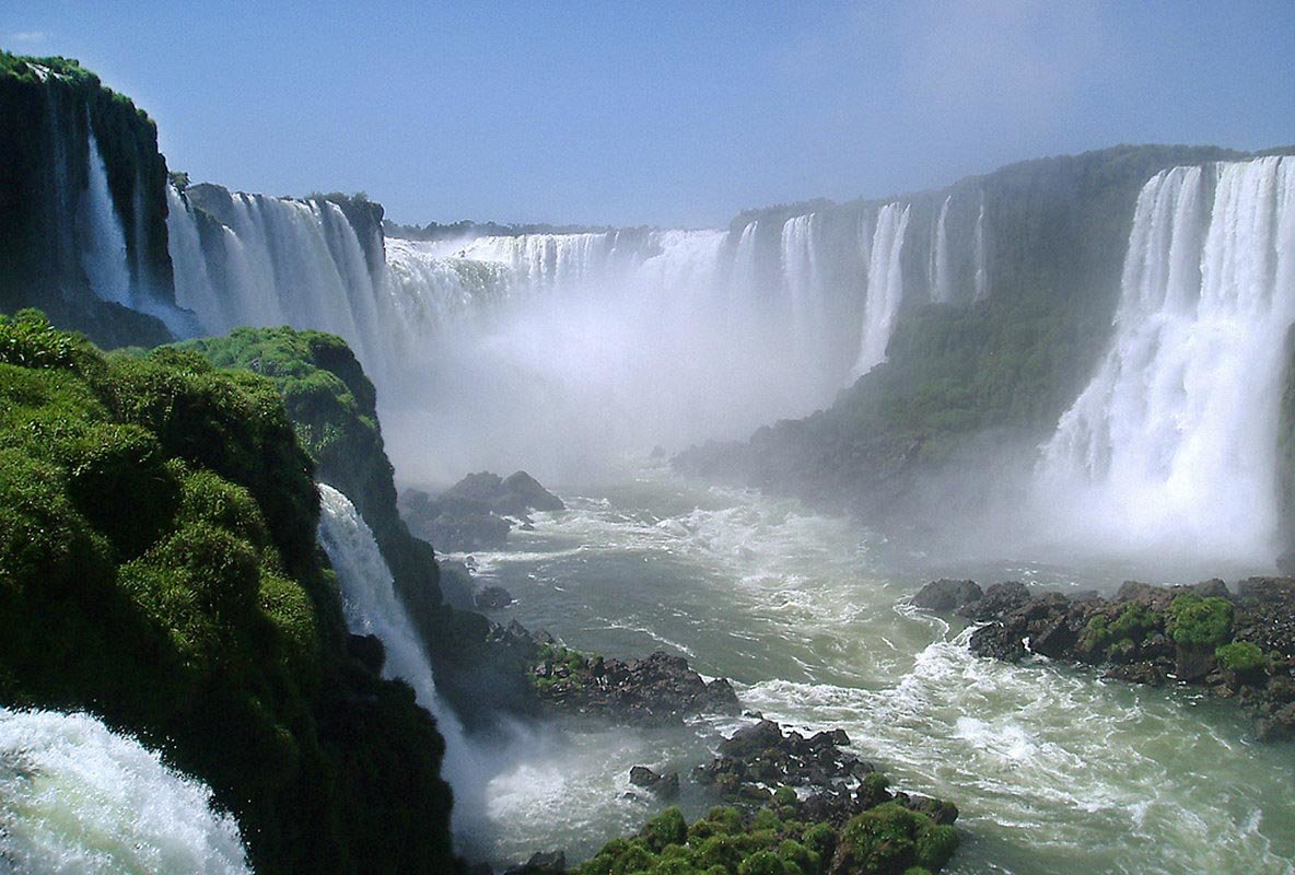 The grandeur of Devil’s Throat, as seen from the Brazilian side